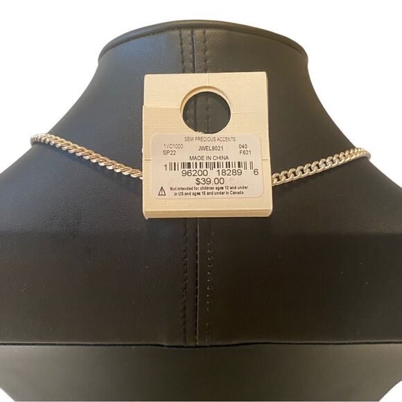 Matte Silver Petal Charm Collar Necklace. - Picture 4 of 5